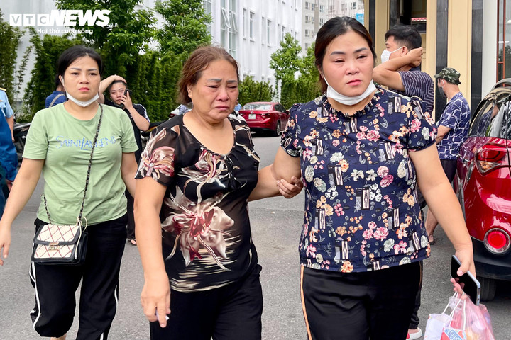 Cháy chung cư mini ở Hà Nội: Người mẹ gào khóc tìm con khắp các bệnh viện - 3