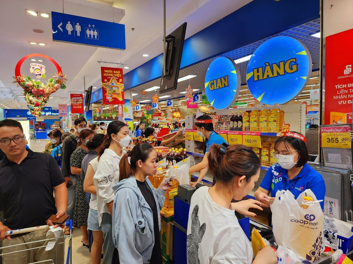 Hơn 1.000 sản phẩm size lớn được giảm giá đến 50%.