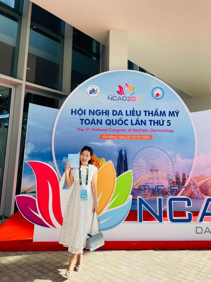 Founder của Lennie Skinlab tham dự Hội nghị Da liễu thẩm mỹ toàn quốc lần thứ 5 (2022).