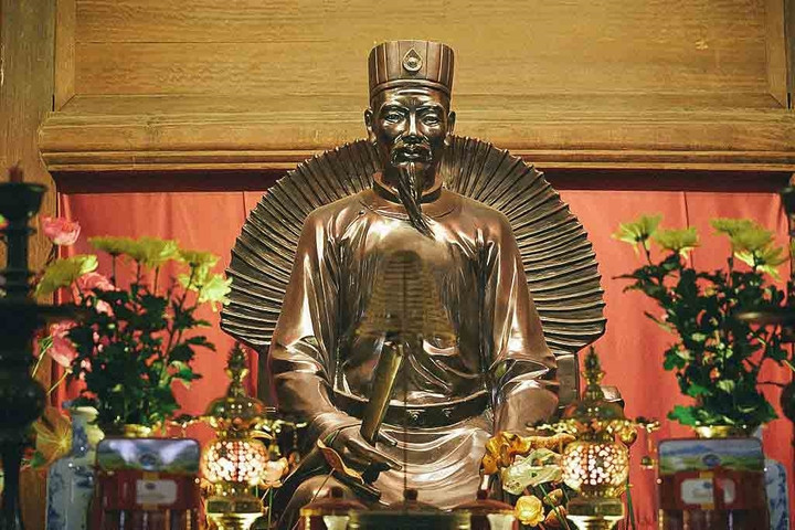 Trường đại học đầu tiên của Việt Nam có tên là gì? - 3