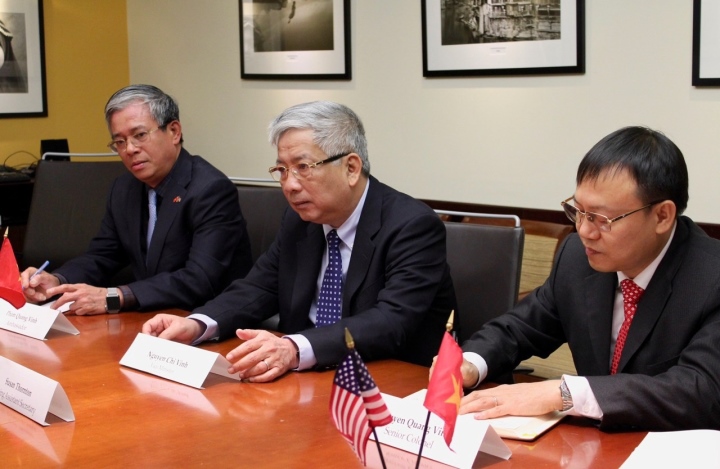 Thượng tướng Nguyễn Chí Vịnh làm việc tại Bộ Ngoại giao Mỹ. (Ảnh: NVCC)