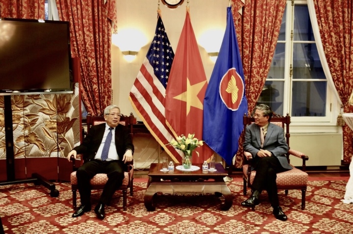 Đại sứ Phạm Quang Vinh tiếp Thượng tướng Nguyễn Chí Vịnh ở Washington DC, Mỹ. (Ảnh: NVCC)