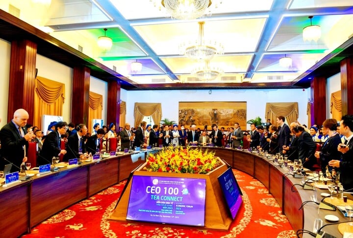Tiệc trà CEO 100 Tea Connect.