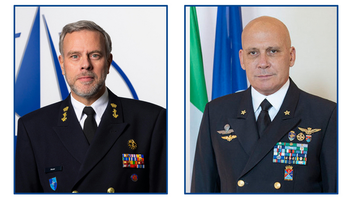 Đô đốc Rob Bauer (trái) và Đô đốc Giuseppe Cavo Dragone. (Ảnh: nato.int)