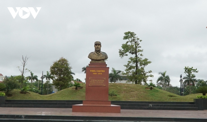 Tượng Fidel Castro.