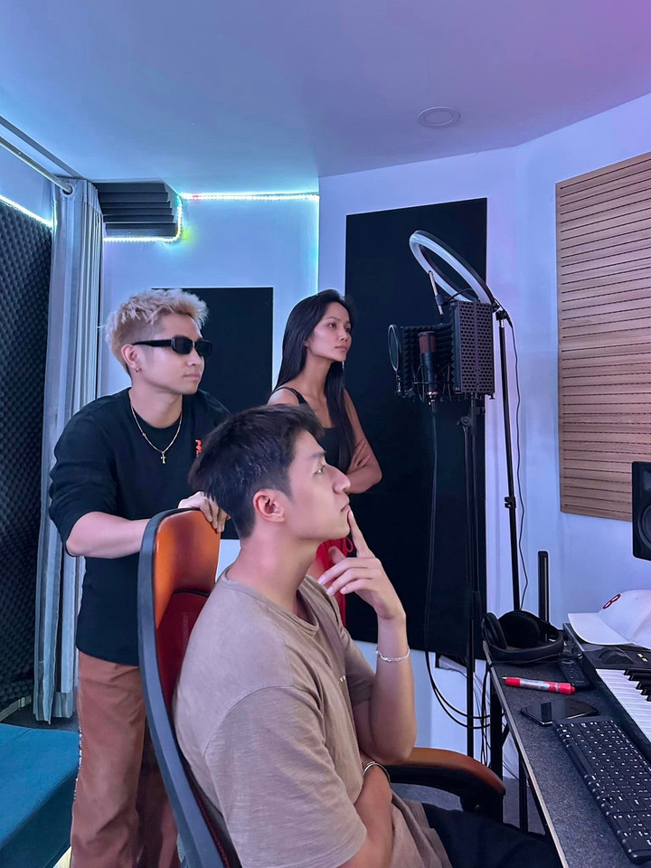 Sao Việt 18/9: NSND Minh Hòa khoe nhan sắc thời trẻ, H'Hen Niê thử sức với Rap - 6