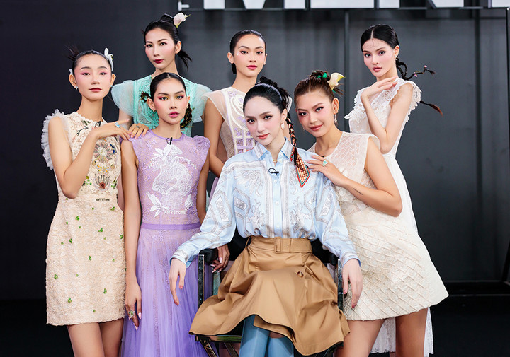 Đội Hương Giang giữ vững 6 thành viên.