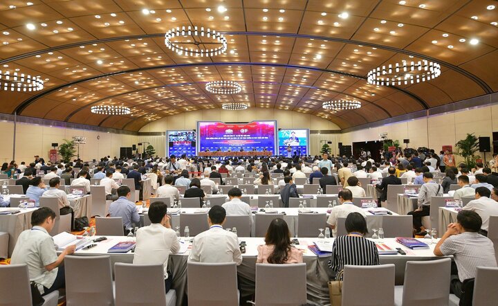 Toàn cảnh Diễn đàn Kinh tế - Xã hội Việt Nam 2023. (Ảnh: quochoi.vn).
