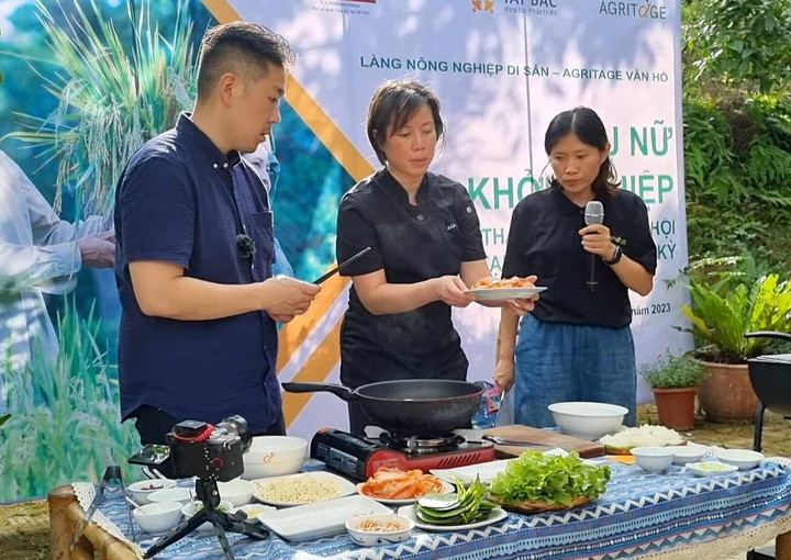 Christine Hà trong một hoạt động giao lưu ẩm thực tại Việt Nam.