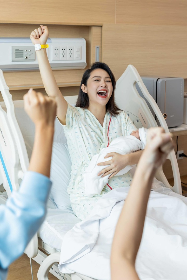 Minh Hằng sinh con trai vào cuối tháng 8/2023.