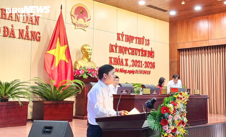 Ông Lương Nguyễn Minh Triết, Chủ tịch HĐND TP Đà Nẵng phát biểu tại kỳ họp.
