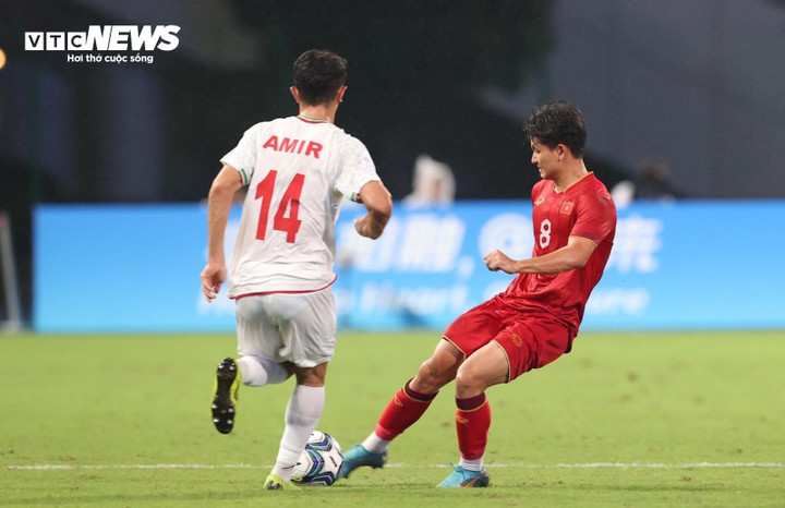 Olympic Việt Nam gặp khó khăn. Ảnh: Hoàng Anh.