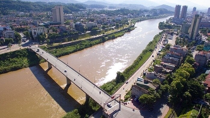 Nơi trước tiên sông Hồng chảy vô nước ta nằm trong tỉnh nào? - 2