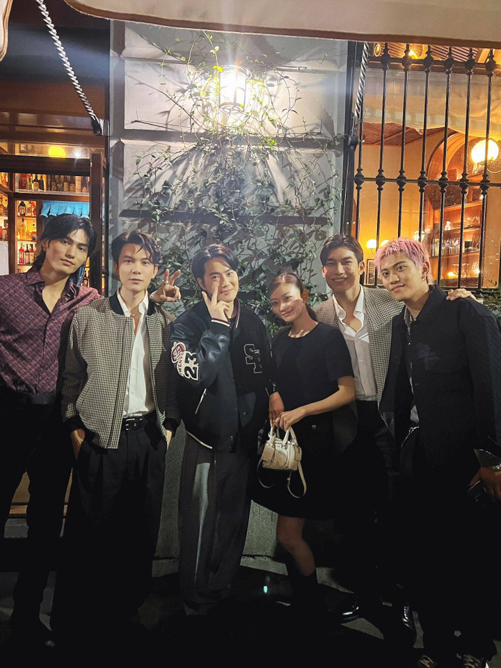 Từ trái qua phải: diễn viên Shuzo (Nhật Bản), Anh Tú, ca sĩ Suho (nhóm EXO), diễn viên Mew Suppasit (Thái Lan) và diễn viên Alvin Chong (Malaysia).