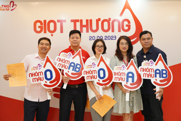 TNG Holdings Vietnam mang 'giọt thương' gửi vào ngân hàng máu - 1