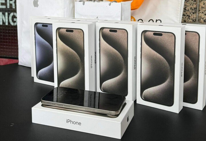 Phone 15 series được xách tay về Việt Nam.