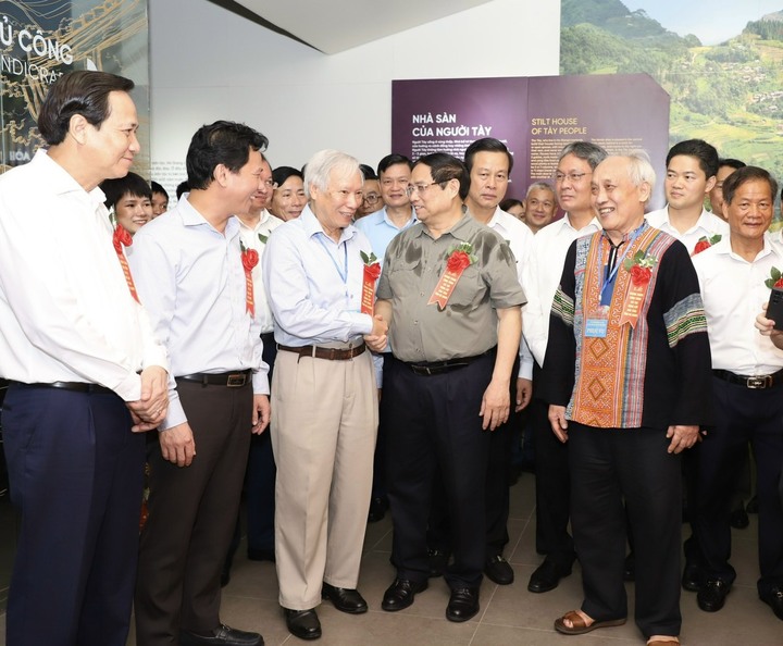 Thủ tướng Phạm Minh Chính tới dự lễ khánh thành Bảo tàng Hà Giang.