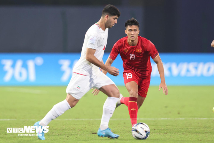 Olympic Iran cho thấy sự vượt trội về thể chất, kĩ thuật và kinh nghiệm chơi bóng.