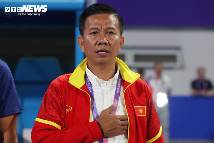 HLV Hoàng Anh Tuấn đặt mục tiêu giành điểm. Tuy nhiên, ông và các học trò không làm được.