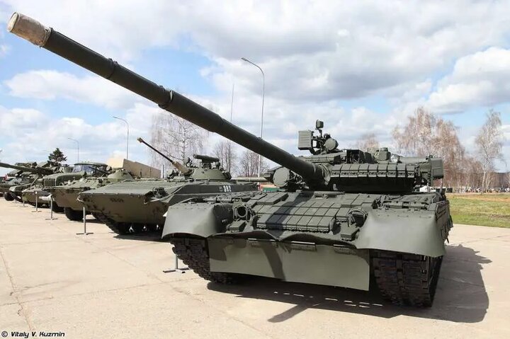 Xe tăng chiến đấu chủ lực T-80BV MBT do Nga sản xuất.