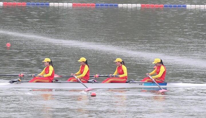 Đội tuyển rowing giành huy chương đầu tiên cho đoàn thể thao Việt Nam tại ASIAD 19. (Ảnh: Tam Ninh)