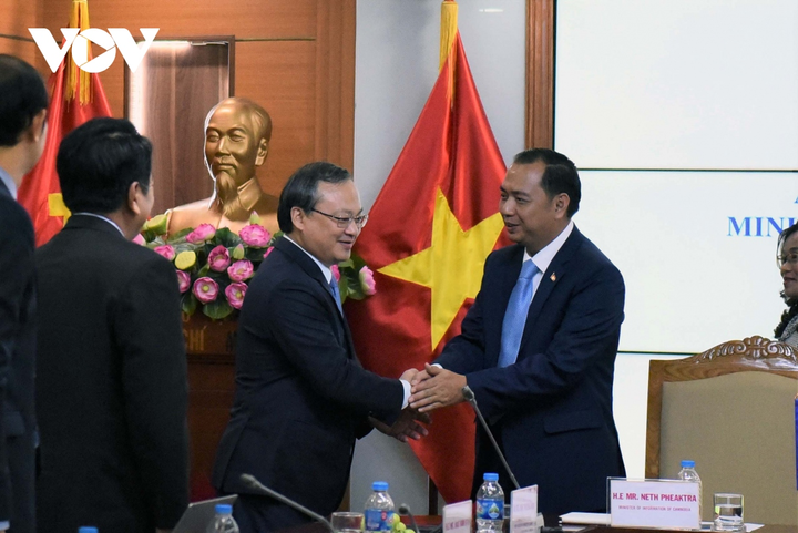 VOV sẵn sàng trao đổi chuyên gia về truyền thông với Campuchia - 9