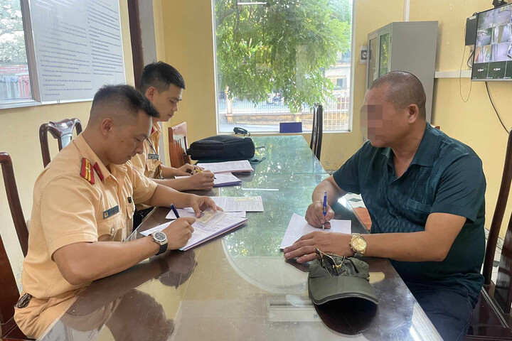 Tài xế Q. tại cơ quan công an.