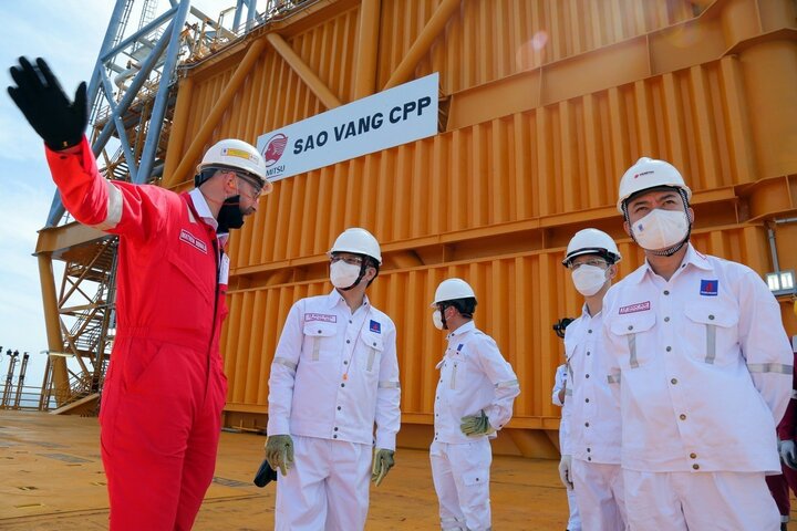 Tổng Giám đốc Petro Vietnam Lê Mạnh Hùng kiểm tra dự án Sao Vàng CPP.
