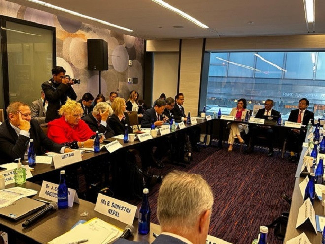 Tiến sĩ - Bác sĩ cao cấp Đinh Văn Lượng, Trưởng ban Điều hành Chương trình Chống lao Quốc gia Việt Nam phát biểu tại Cuộc họp cấp cao ra mắt Hội đồng Thúc đẩy Tiến trình Phát triển vắc xin phòng ngừa lao.