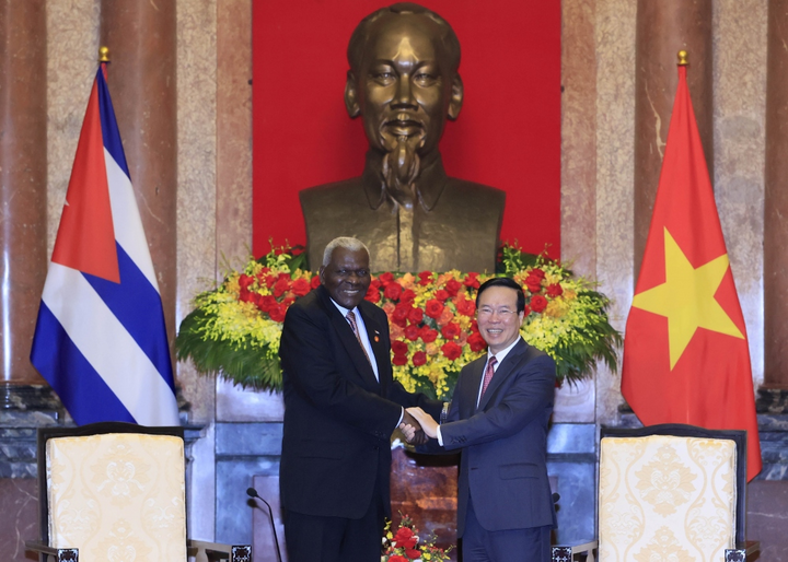 Chủ tịch nước khẳng định, mối quan hệ “không có tiền lệ và là hình mẫu trên thế giới” như Lãnh tụ Fidel Castro đã từng đánh giá là tài sản vô giá và là nguồn cổ vũ to lớn cho hai dân tộc.