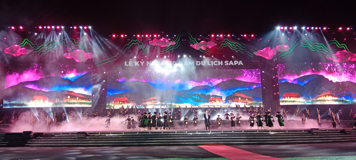 Chương trình nghệ thuật đặc biệt chào mừng Lễ kỷ niệm.