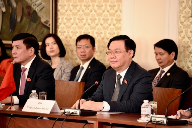 Chủ tịch Quốc hội Vương Đình Huệ phát biểu tại hội đàm.