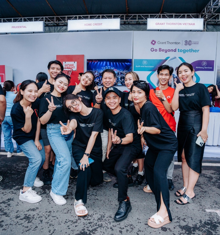 Tập thể nhân viên Home Credit tại lễ hội tổ chức ở TP.HCM năm nay.