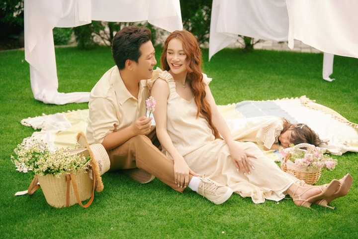 Sau khi "về chung một nhà", cả Trường Giang và Nhã Phương đều thăng hoa về sự nghiệp.