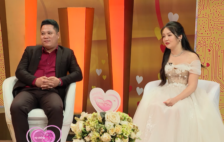 Cặp vợ chồng Ngọc Thủy - Khánh Hòa trong chương trình "Vợ chồng son". (Ảnh chụp màn hình)
