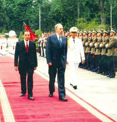 Chủ tịch Fidel Castro trong chuyến thăm tới Việt Nam vào tháng 2/2003 theo lời mời của lãnh đạo Đảng và Nhà nước ta.