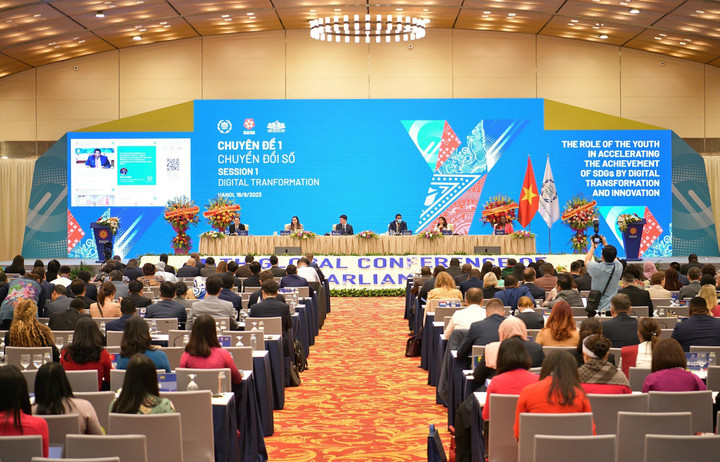 Toàn cảnh phiên thảo luận. (Ảnh: quochoi.vn).