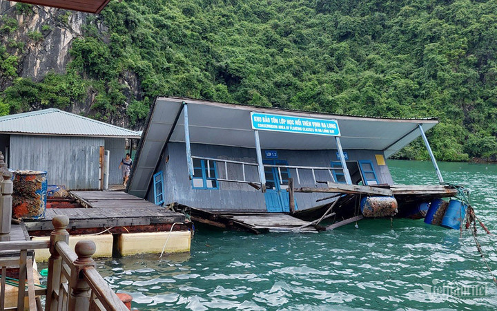 Thực trạng này bắt nguồn từ việc làng chài Cửa Vạn đã xuống cấp từ lâu.