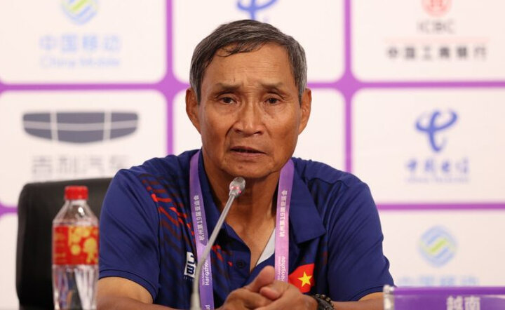 HLV Mai Đức Chung thừa nhận đội tuyển nữ Việt Nam có phong độ không tốt khi bước vào ASIAD 19.