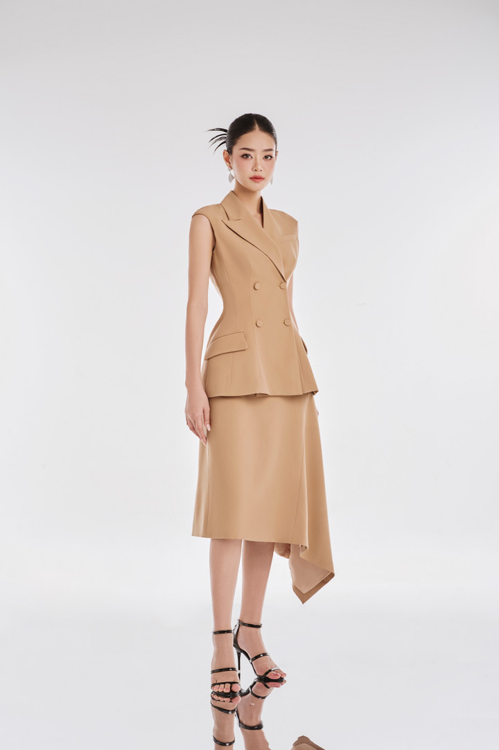 Á hậu Bùi Khánh Linh khoe vẻ quyền lực với trang phục Lê Ngọc Lâm - 6