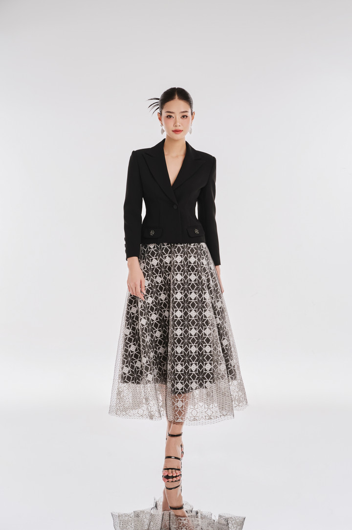 Thiết kế dành cho các quý cô công sở.