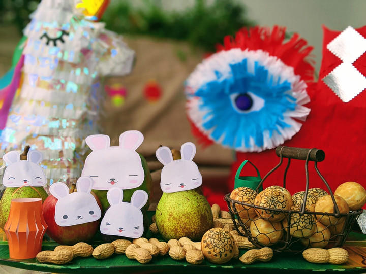 Đây là cỗ Trung thu của một Việt kiều ở Đức, không hề hoành tráng hay cầu kỳ, tốn kém, chỉ toàn những nguyên liệu đơn sơ sẵn có nhưng lại rất có hồn, khơi nhiều cảm xúc. (Ảnh: Thảo Brinkschulte)