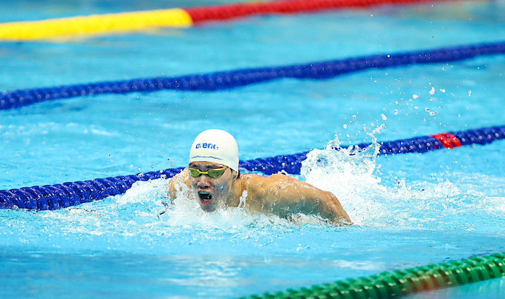 Nguyễn Huy Hoàng thi đấu xuất sắc.