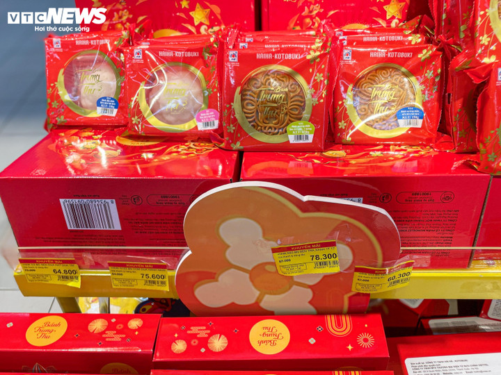 Sát đêm Trung thu, quầy bánh đua nhau giảm giá, đóng cửa sớm vì vắng khách - 17