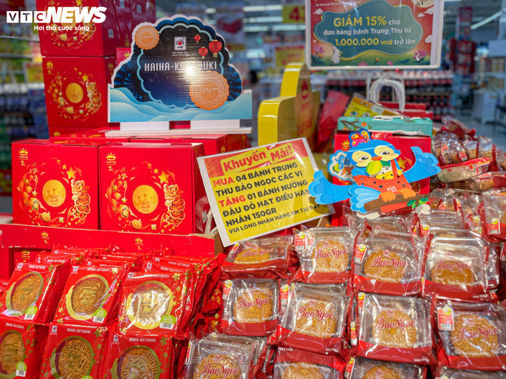 Sát đêm Trung thu, quầy bánh đua nhau giảm giá, đóng cửa sớm vì vắng khách - 13