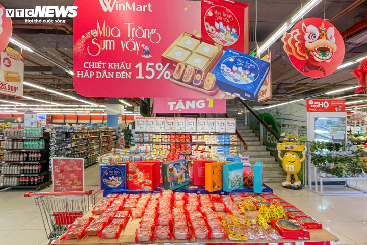 Sát đêm Trung thu, quầy bánh đua nhau giảm giá, đóng cửa sớm vì vắng khách - 15