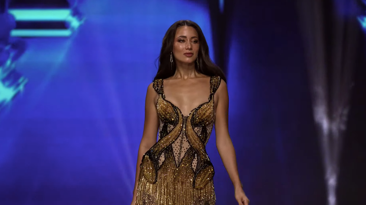 Lydie Vũ cuốn hút với thần thái sắc sảo.