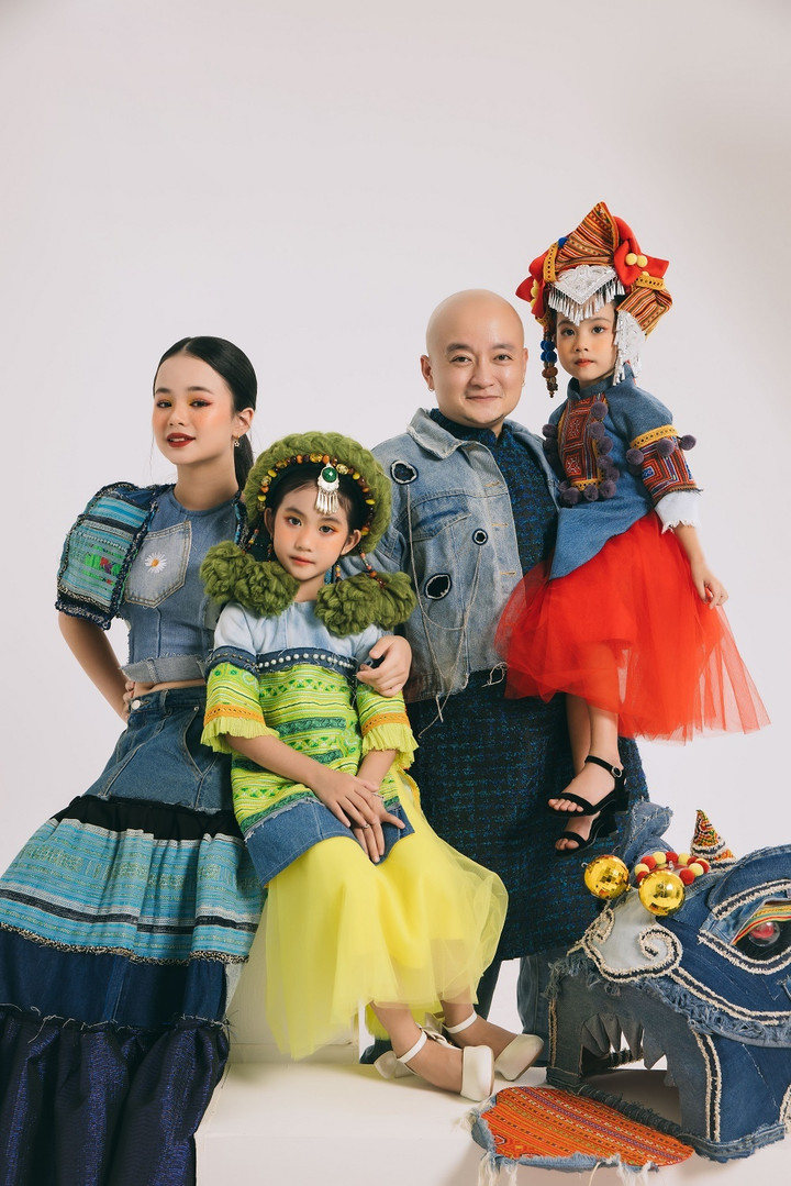 NTK Cao Minh Tiến vừa tung ra bộ sưu tập mới sử dụng chất liệu thổ cẩm truyền thống. Trong bộ ảnh giới thiệu bộ sưu tập lần này, anh sử dụng các người mẫu nhí. Cao Minh Tiến tâm sự: "Tôi rất yêu trẻ em. Được tiếp xúc với các em, bước chân vào thế giới tuyệt vời của các em, tôi quyết tâm nuôi dưỡng, vun đắp tình yêu của các em với văn hoá truyền thống ngay từ thuở thơ bé".