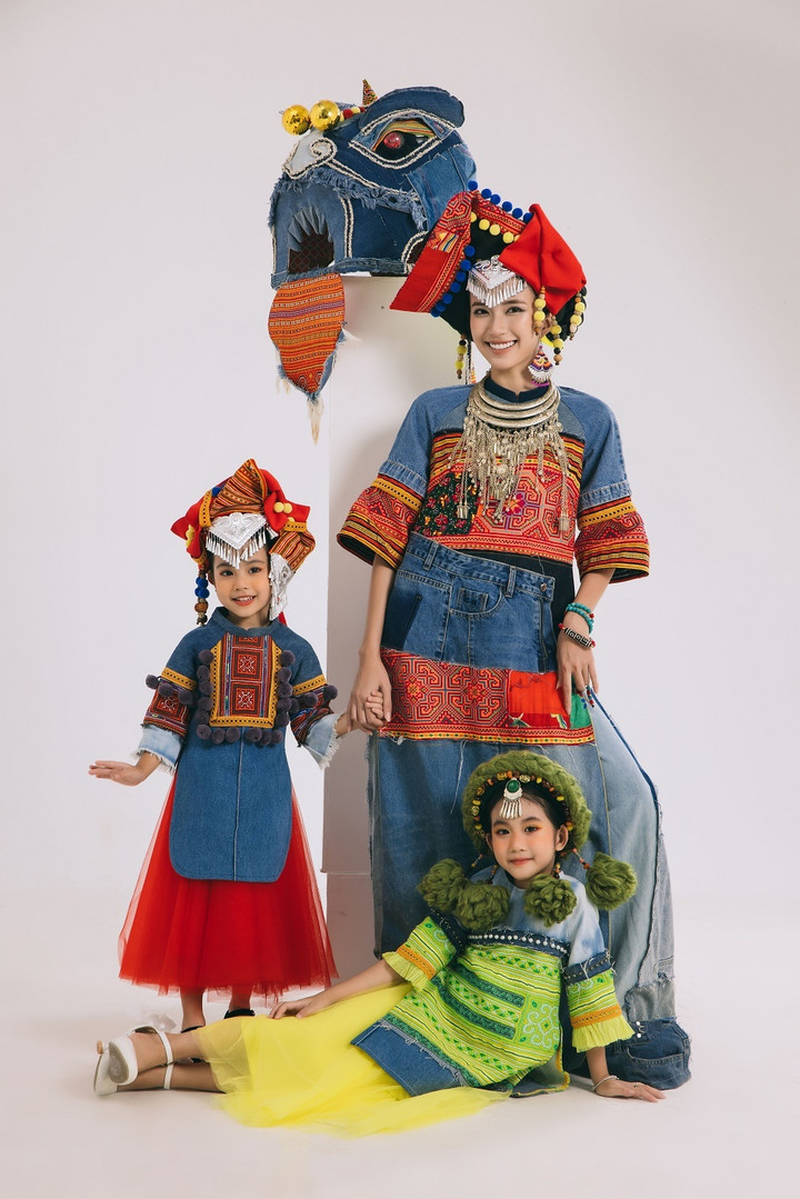 Ngọc Huyền sinh năm 1999. Cô theo học ngành thiết kế thời trang của Đại học Mỹ thuật công nghiệp. Ngọc Huyền từng làm người mẫu ảnh trước khi bén duyên với nghề diễn. Ngay trong lần đầu đóng phim, cô đã có được một vai diễn thú vị trong bộ phim truyền hình nổi tiếng "Thương ngày nắng về", diễn xuất bên cạnh những người mặt nổi tiếng như NSƯT Thanh Quý, Lan Phương, Doãn Quốc Đam, Huyền Lizzie...