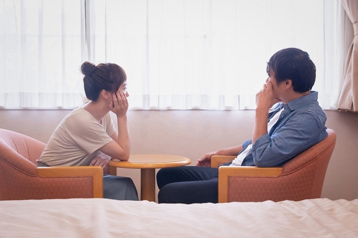 Cãi nhau vì vợ đòi đặt tên con theo họ mẹ. (Ảnh minh họa)